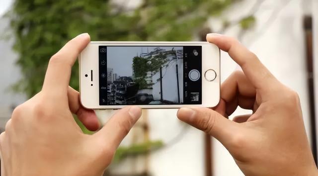 电脑里如何用苹果手机拍照？有什么方法？