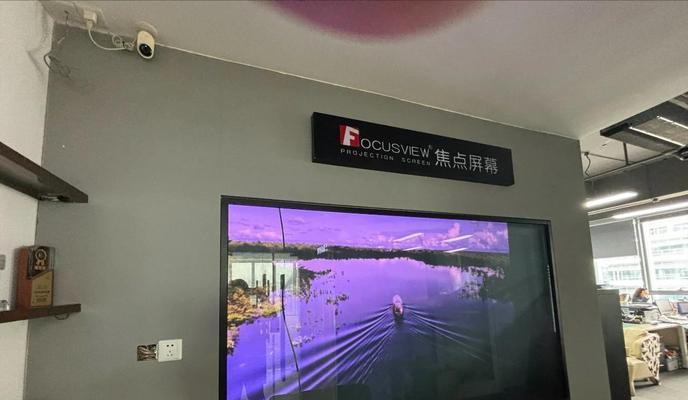 哪种幕布适合所有投影仪使用？