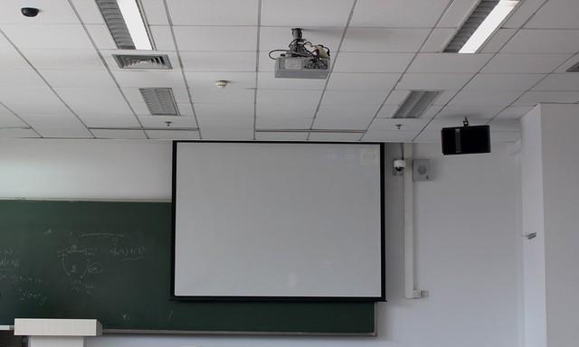 学校教室投影仪的水平如何？选购建议是什么？