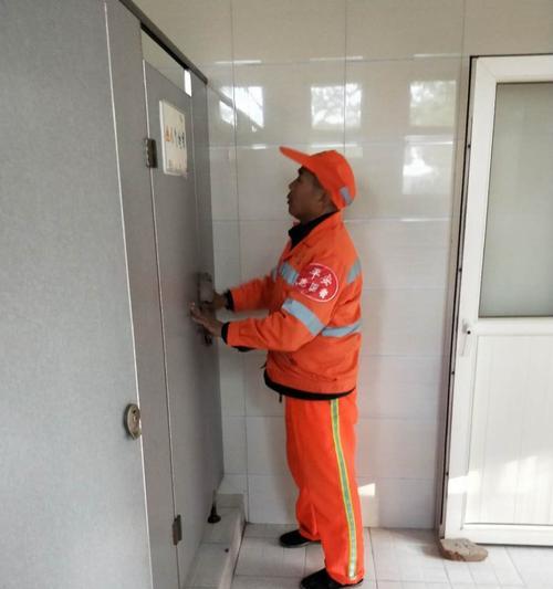 公厕内被手机拍照如何应对？
