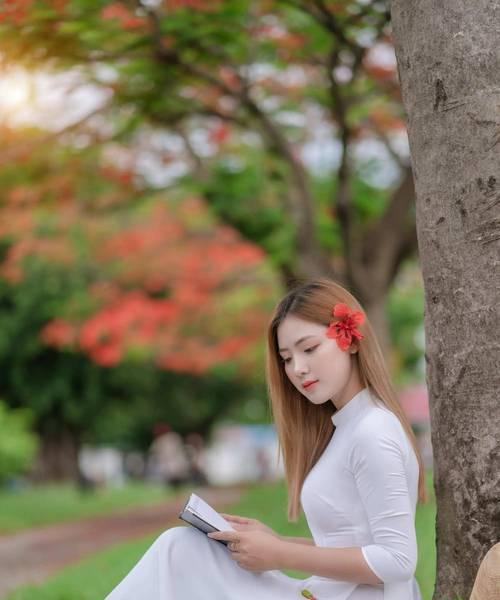 拍照时手机怎么拿好看？姿势技巧有哪些？