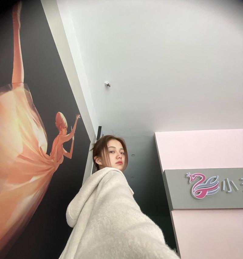 如何使用原相机拍出随性摇摆效果？