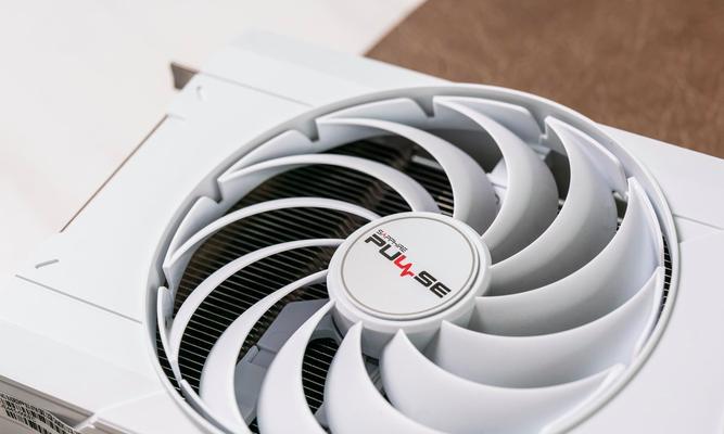 新显卡6750的外观和性能特点是什么？