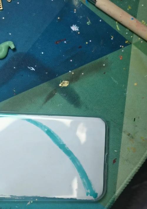 手机壳背后的胶支架如何拆卸？有什么技巧？