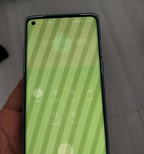 手机网卡时出现绿屏的原因是什么？