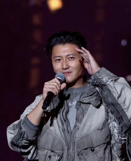 谢霆锋为何选择代言华为matex5？