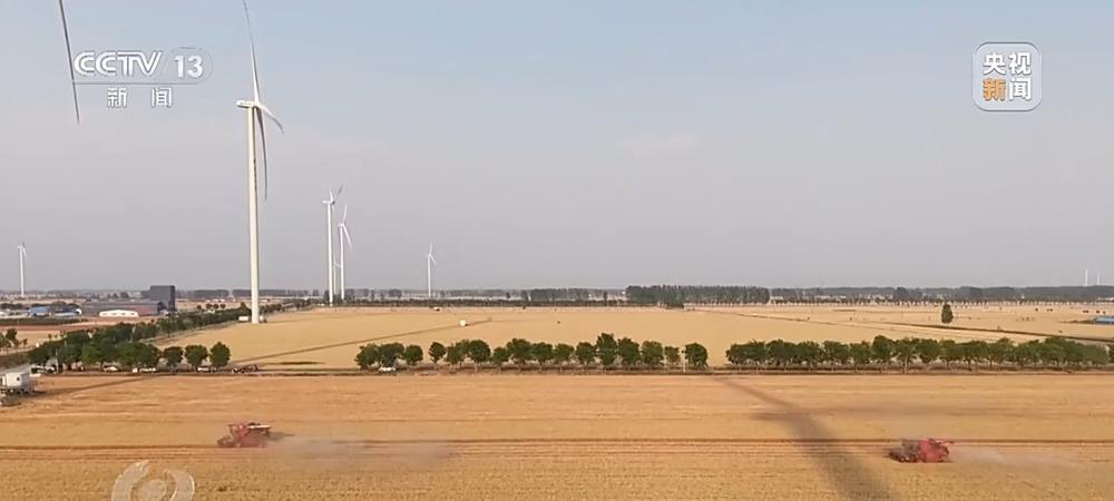 农机装上“智慧大脑”、无人机变身照明灯,科技助力“麦”向丰收