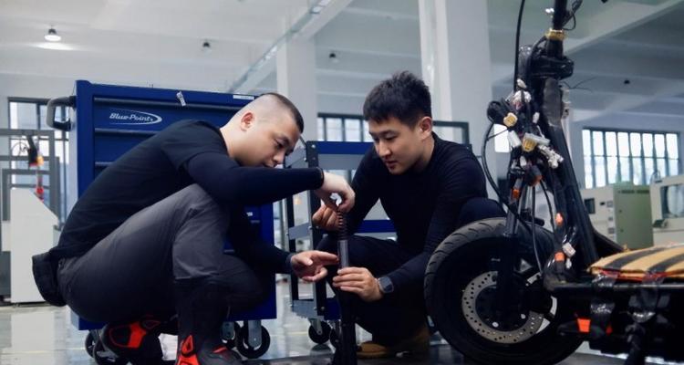 差异化突围：首驱电动以极致驾驶感受重塑高端电动两轮价值，开辟体验竞争新蓝海