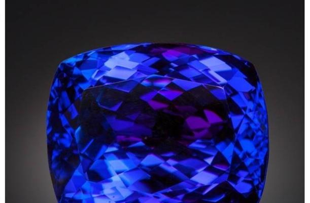 魔兽世界中蓝色宝石的销售渠道是什么？如何卖出高价？