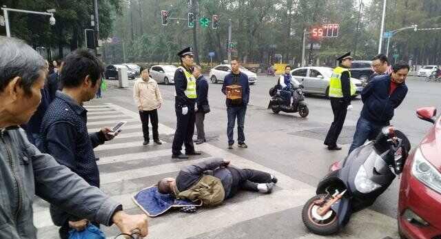 电瓶车被踢了怎么办？如何处理？