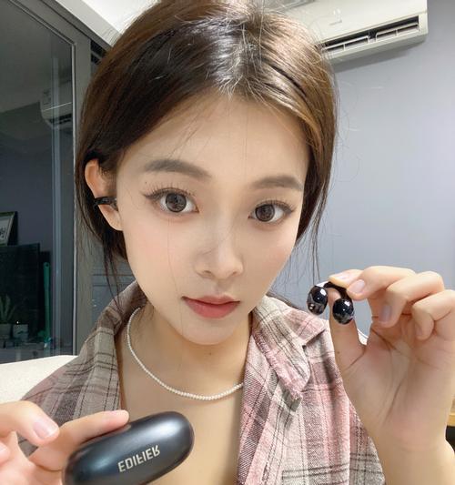 漫步者蓝牙耳麦套的正确佩戴方法是什么？如何调整以获得最佳舒适度？