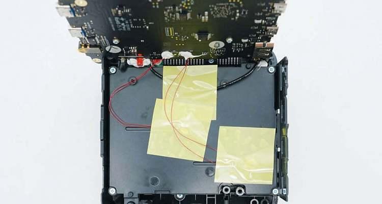 桌面侧边数据线的拆卸方法是什么？