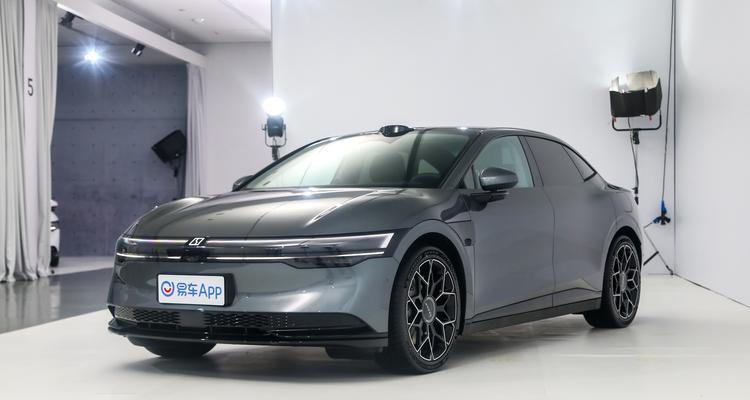 汽车中控显示屏坏了怎么临时替代？替代品有哪些推荐？