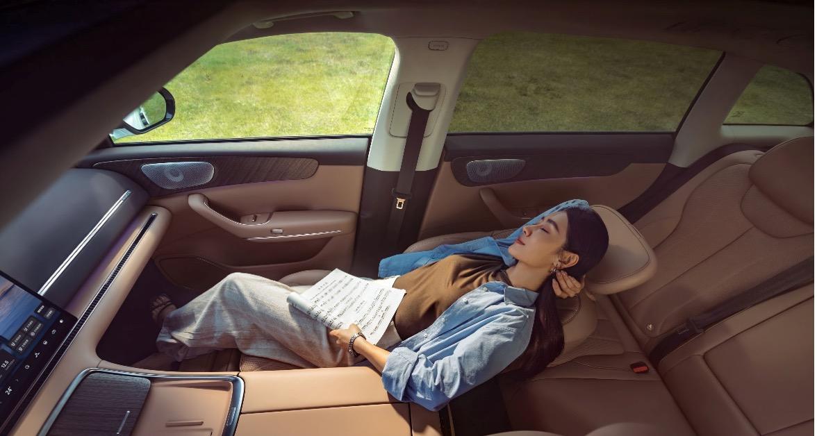 零跑全新 C11 焕新登场，14.98 万元继续领跑新能源 SUV