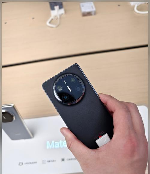 华为最早的摄像头叫什么？它的特点是什么？